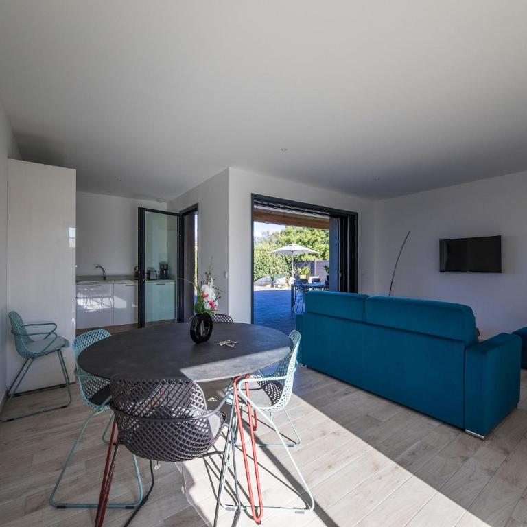 Lecci Retreat near Cala Rossa Beach - Villa con 4 Camere da Letto - 12