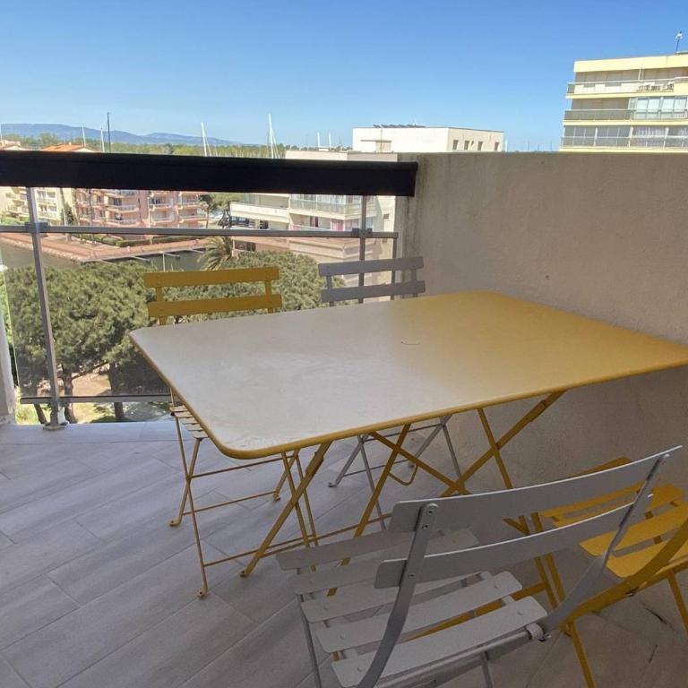 Appartement rénové avec parking, clim et vue mer - 4 pers. - FR-1-696-148 - Apartment - 5