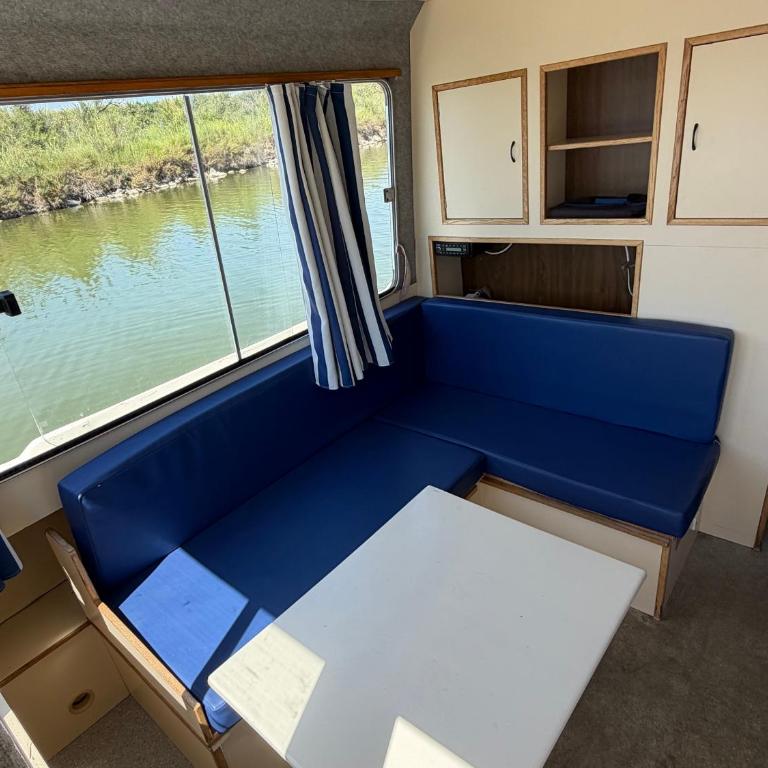Bateau à quai chaleureux et unique - 5 pers. - API-1-46-33 - Maison de Vacances - 5