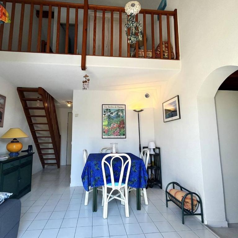 Mazet avec piscine, parking - 4 pers. - FR-1-251-947 - Appartement - 3
