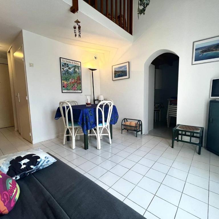 Mazet avec piscine, parking - 4 pers. - FR-1-251-947 - Appartement - 5