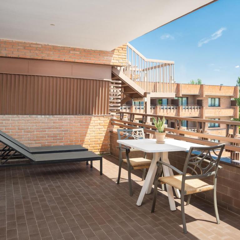 Madrid Alameda Aeropuerto by Meliá - Suite con terraza - 5