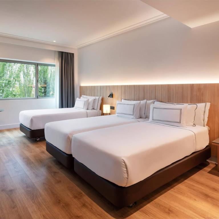 Meliá Madrid Barajas - Triple Room - 1