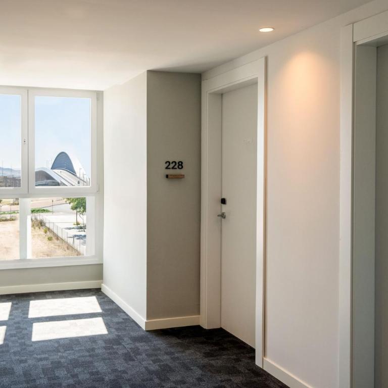INNSiDE by Meliá Madrid Valdebebas - The Townhouse Connecting Room + The Innside Room (2 Adults + 3 Children) - 6