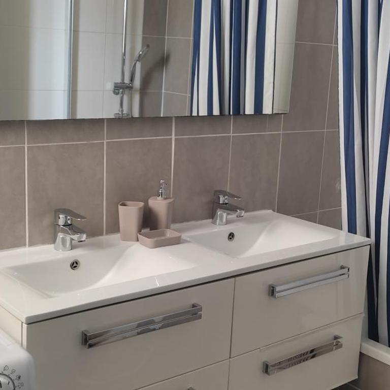 villa camargue - Three-Bedroom House - 9