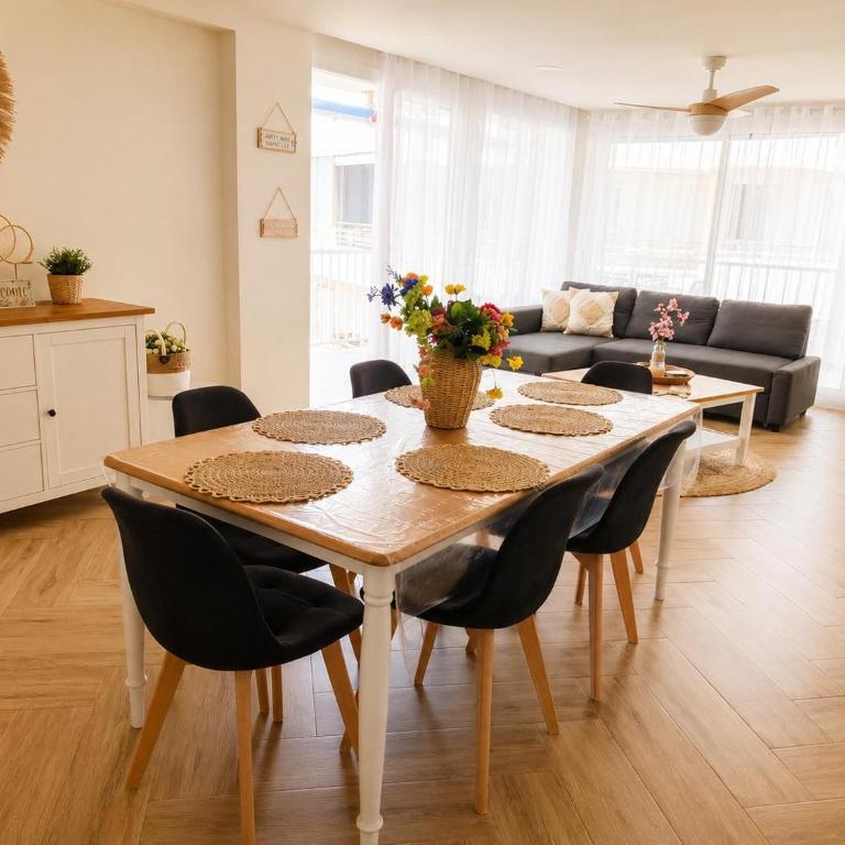 Beachfront Salou apartment with sea view - Apartamento de 3 dormitorios - 10