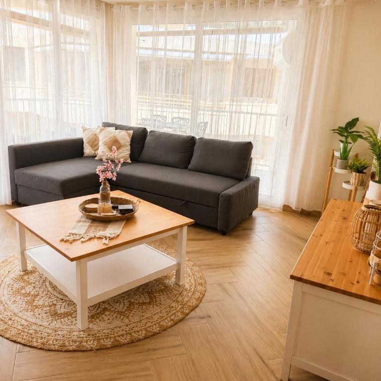 Beachfront Salou apartment with sea view - Apartamento de 3 dormitorios - 8