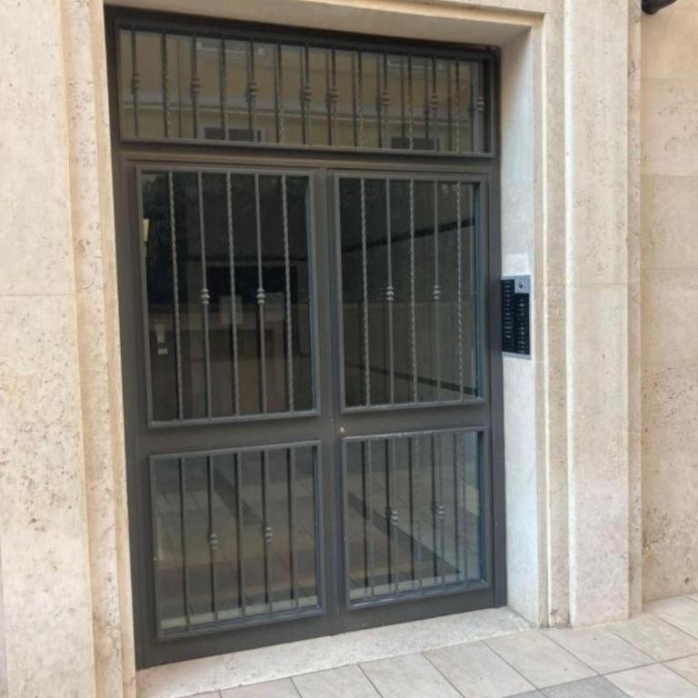 Luxury Vatican Home - Private Garden - Two-Bedroom Apartment - 32