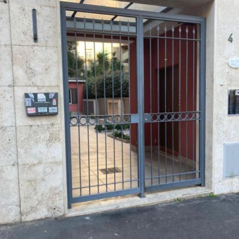 Luxury Vatican Home - Private Garden - Two-Bedroom Apartment - 34