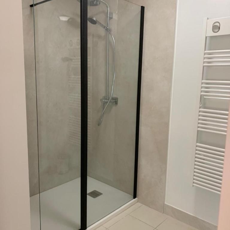villa 8 pers, climatisée, piscine chauffée, un havre de paix sous les pins parasols - Villa 3 Chambres - 18