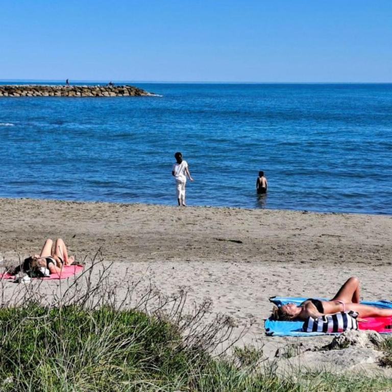 Grand appartement avec terrasse Plage à 6 min à pied Climatisation Saintes maries de la mer - Appartamento con 1 Camera da Letto - 24