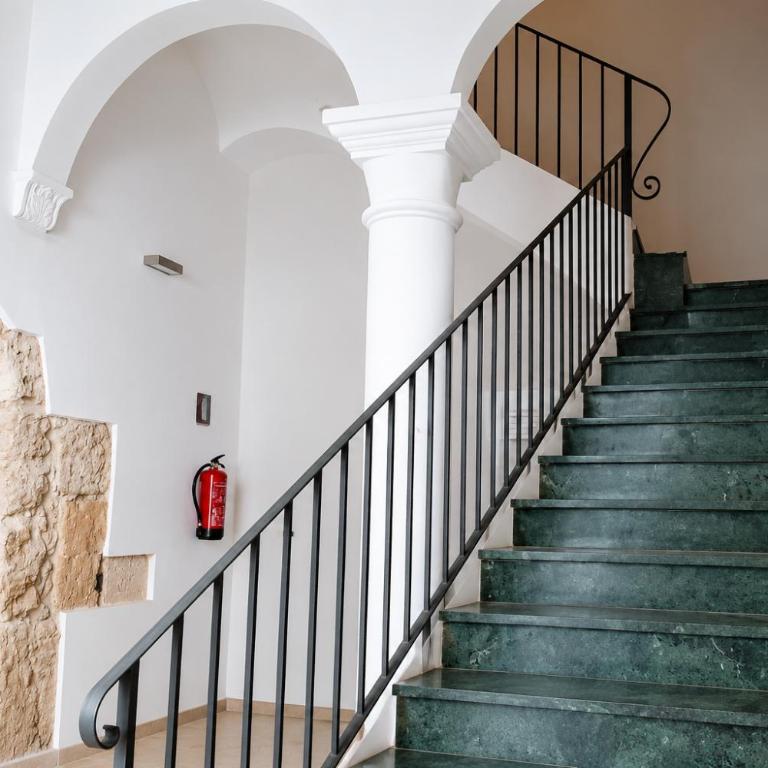 Historic center Next to the Cathedral Quiet - One-Bedroom Apartment with Balcony and City View - 14
