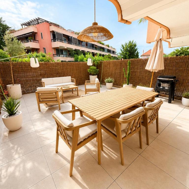 Le Cocon Tropézien avec terrasse privée à 5 minutes du port - Apartment mit 1 Schlafzimmer - 2