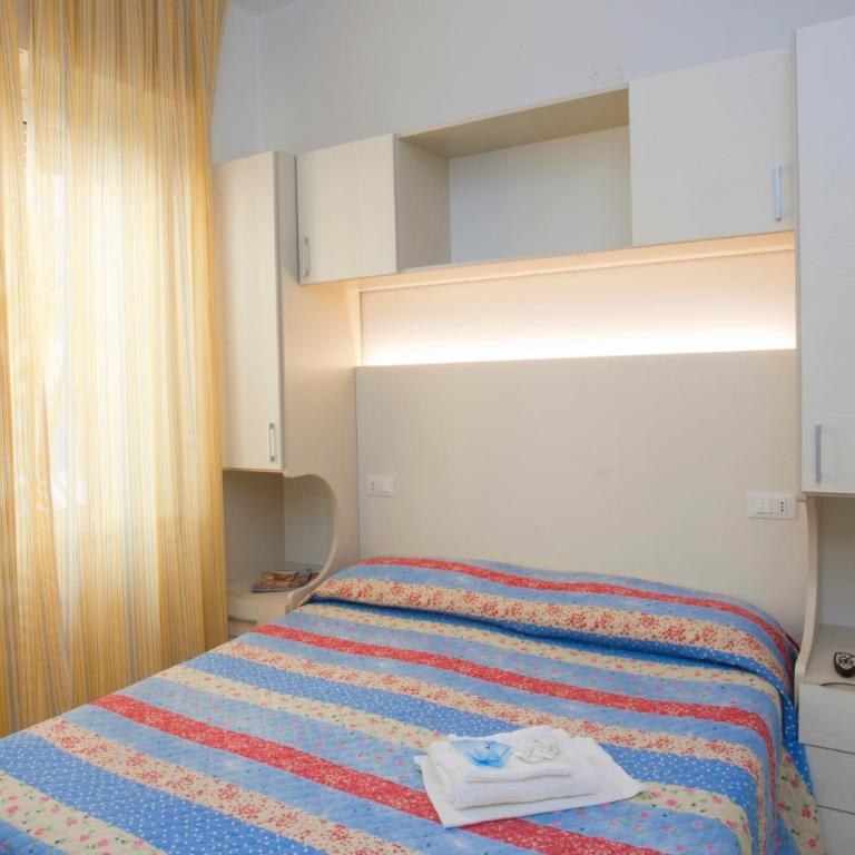 Hotel Leoni - Camera Matrimoniale/Doppia con Letti Singoli con Bagno Privato - 4