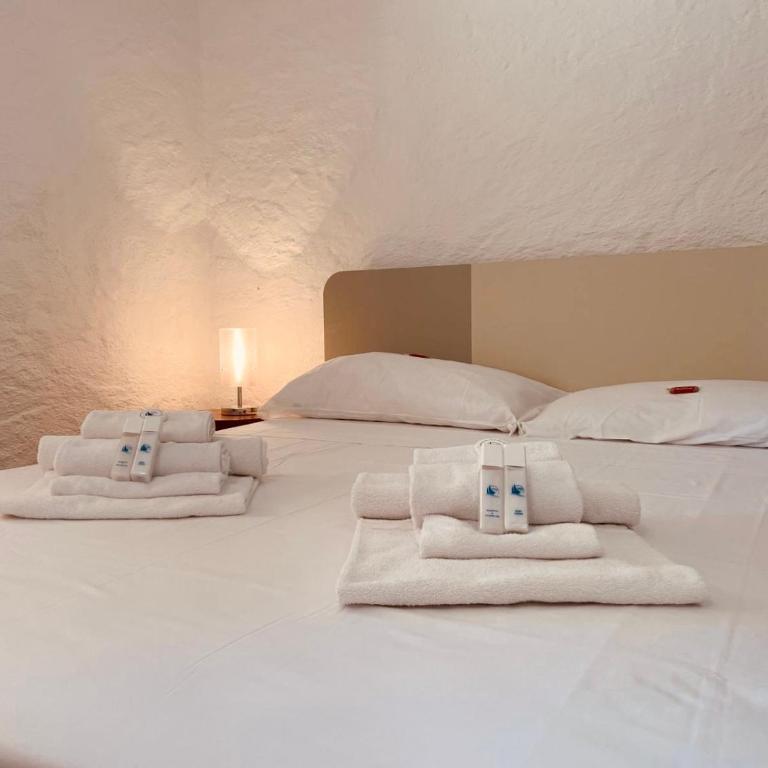 Villa Ambra - Jacuzzi & beach - One-Bedroom Villa - 10