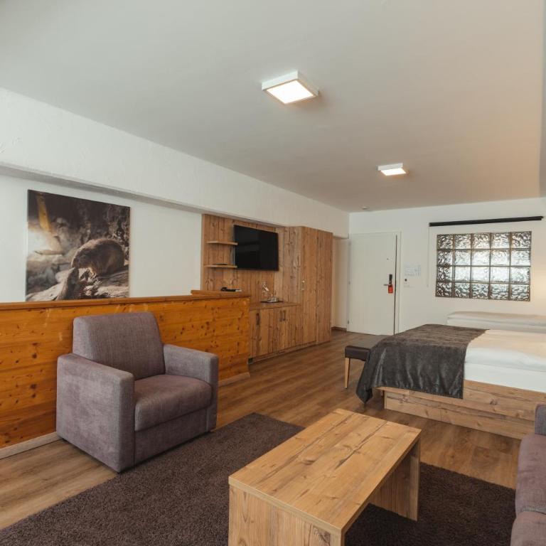 Zermatt Budget Rooms at Alpen Resort, Spa & Dining - Großes Dreibettzimmer - keine Aussicht - 2