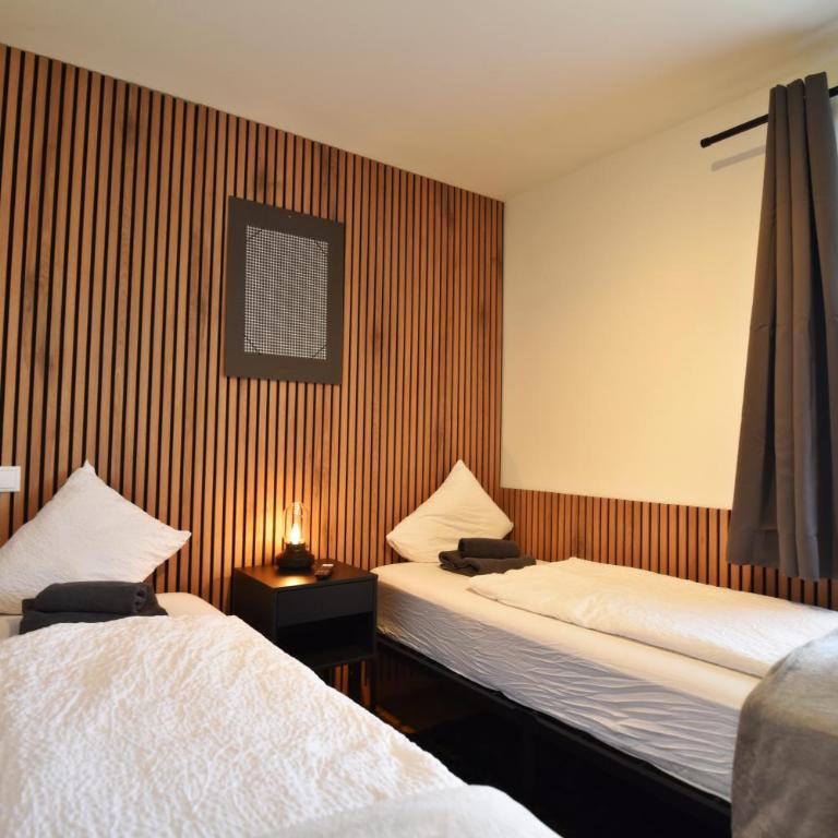 r204 by flataid rooms and apartments near LKH Graz 24-7 check In - Superior Double or Twin Room with Garden View - 4