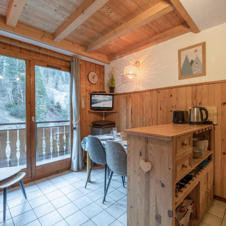 Appartement 4-6 pers au pied des pistes Morzine, animaux admis, parking - FR-1-754-28 - Apartment - 10