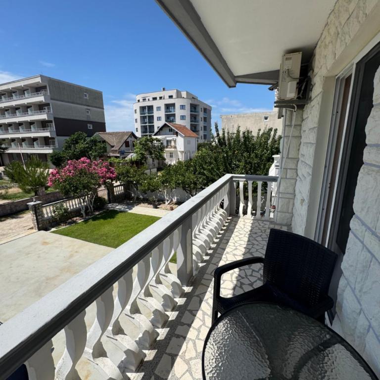 Belmare - One-Bedroom Apartment - 2