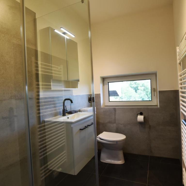 r204 by flataid rooms and apartments near LKH Graz 24-7 check In - Deluxe Double Room with Balcony - 1
