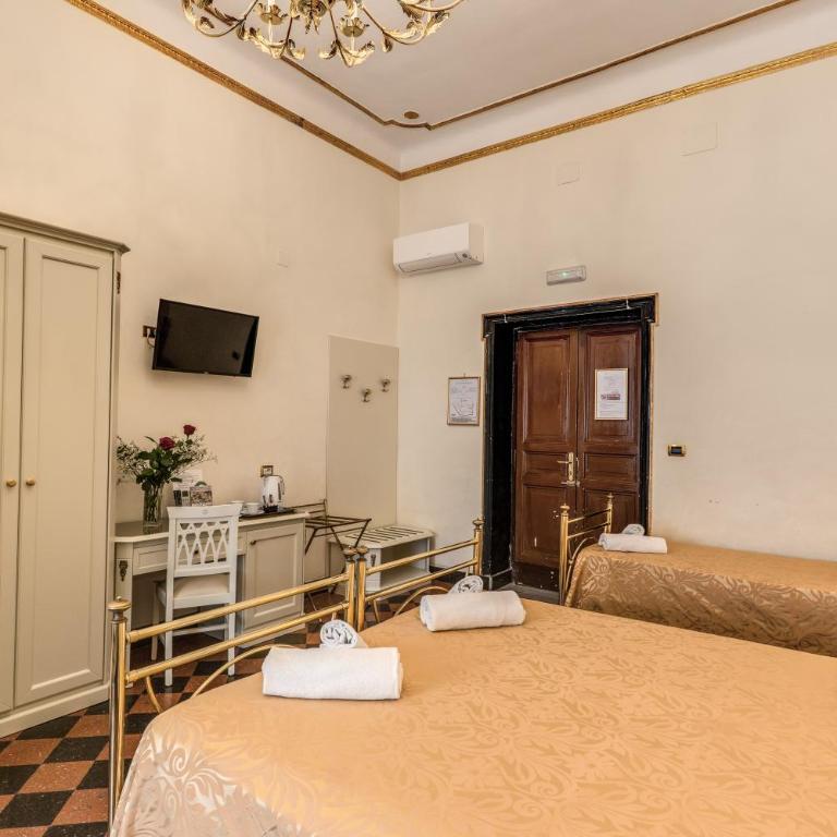 Hotel Labelle - Triple Room - 11