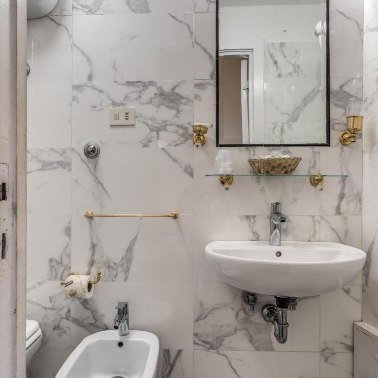 Hotel Labelle - Quadruple Room - 22