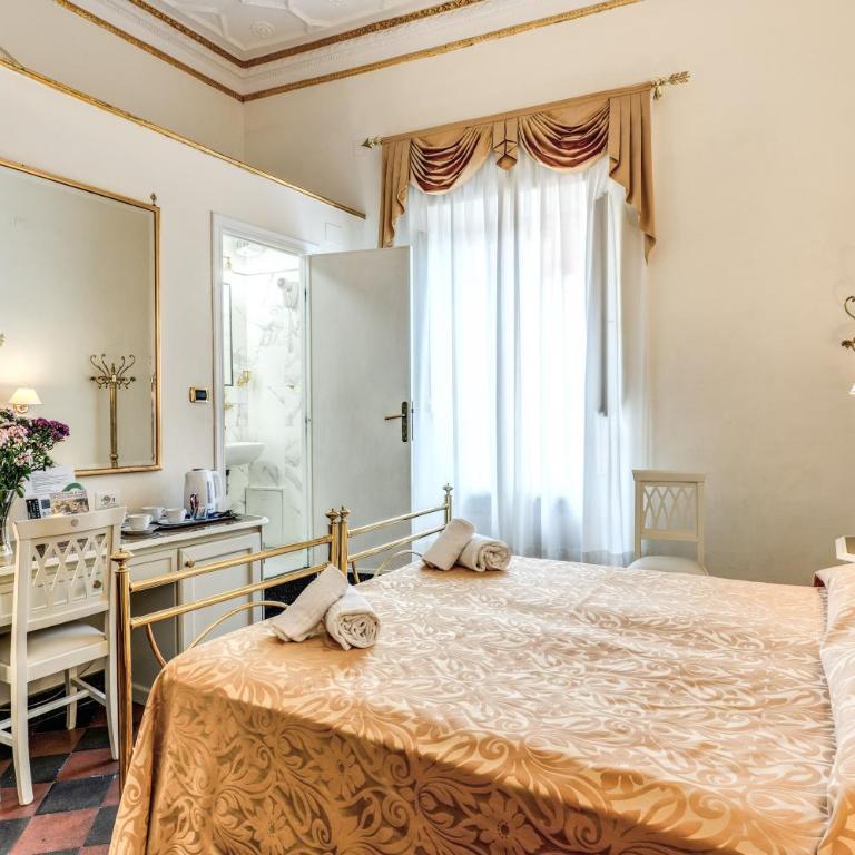 Hotel Labelle - Quadruple Room - 2