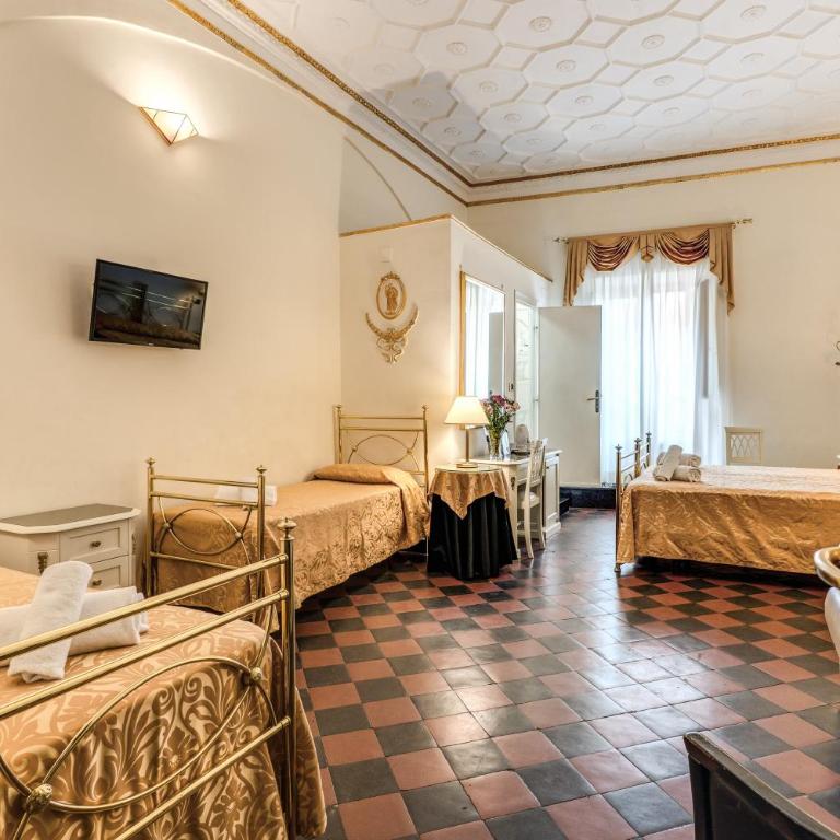 Hotel Labelle - Quadruple Room - 14