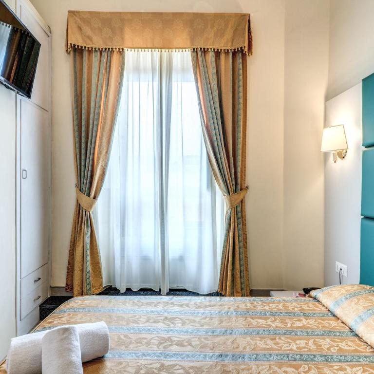 Hotel Labelle - Economy Double Room - 11