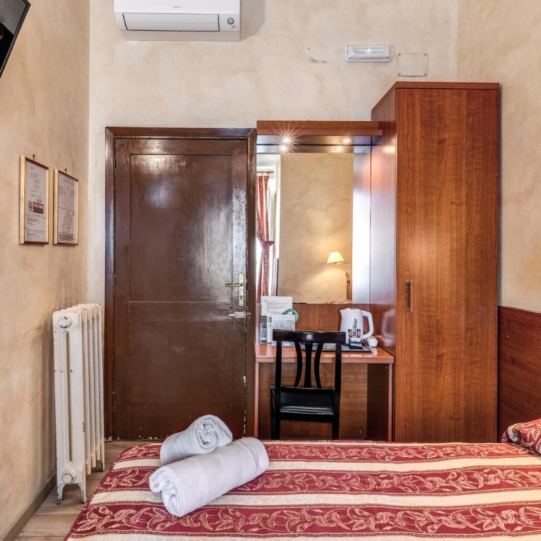 Hotel Labelle - Economy Double Room - 20