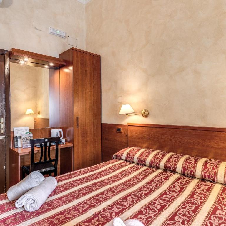 Hotel Labelle - Economy Double Room - 23