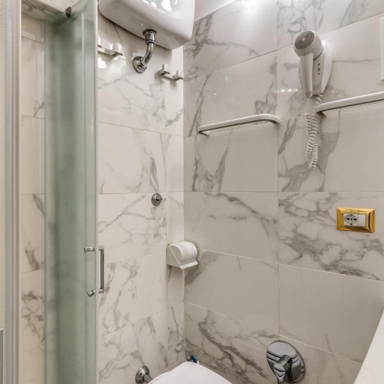 Hotel Labelle - Double or Twin Room - 14