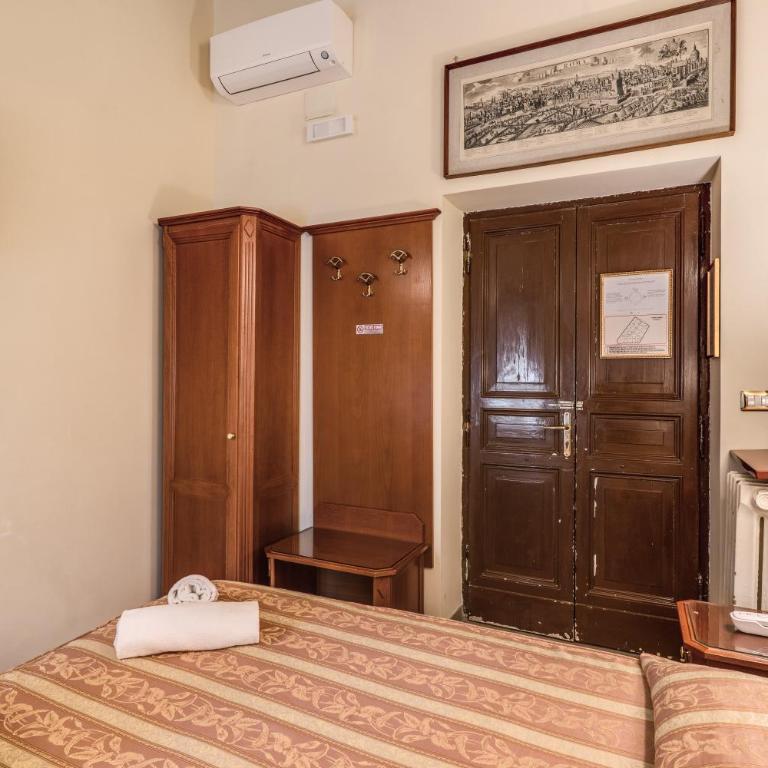 Hotel Labelle - Double or Twin Room - 10