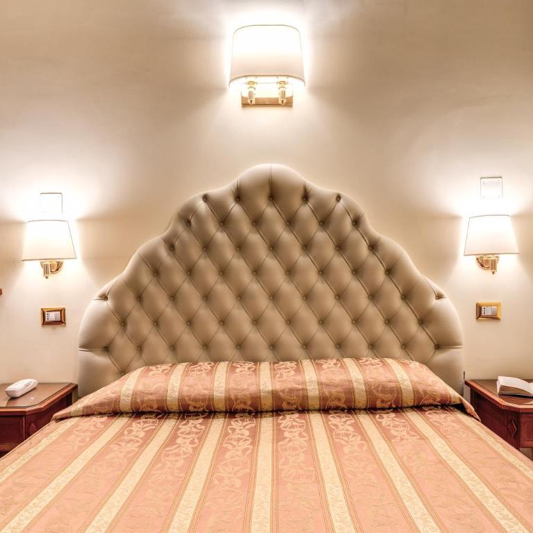 Hotel Labelle - Double or Twin Room - 13