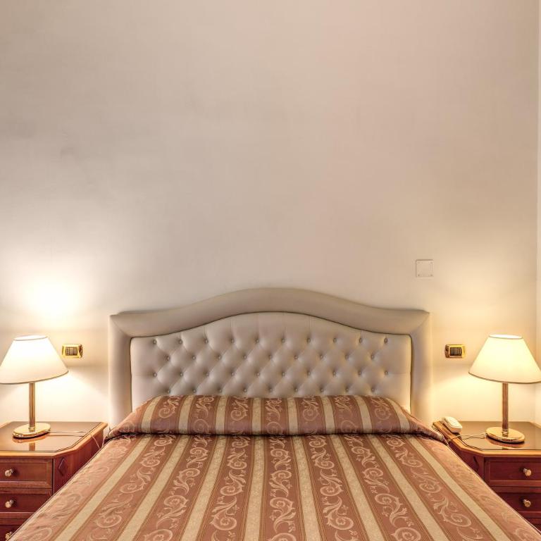Hotel Labelle - Double or Twin Room - 19