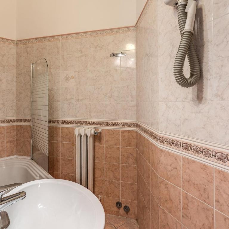 Hotel Labelle - Double or Twin Room - 20