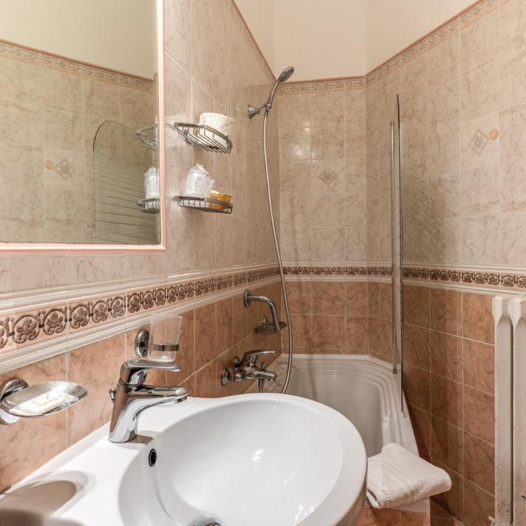 Hotel Labelle - Double or Twin Room - 22