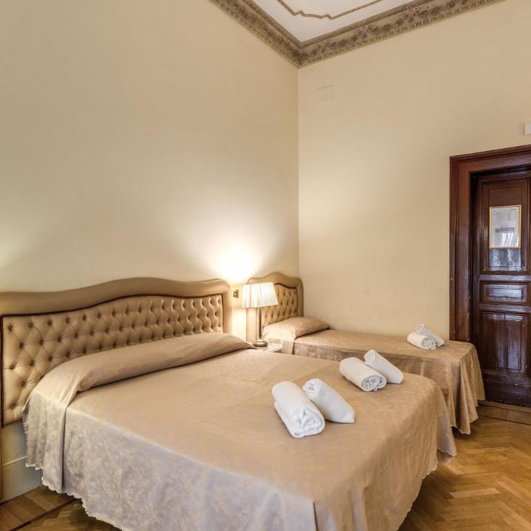 Hotel Labelle - Triple Room - 27