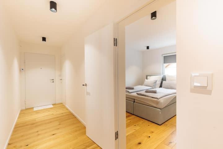 Modern Top Floor Apartment with Private Rooftop Terrace - Apartman sa 2 Spavaće Sobe - 17