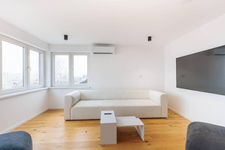 Modern Top Floor Apartment with Private Rooftop Terrace - Apartman sa 2 Spavaće Sobe - 13