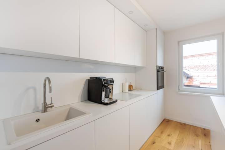 Modern Top Floor Apartment with Private Rooftop Terrace - Apartman sa 2 Spavaće Sobe - 6