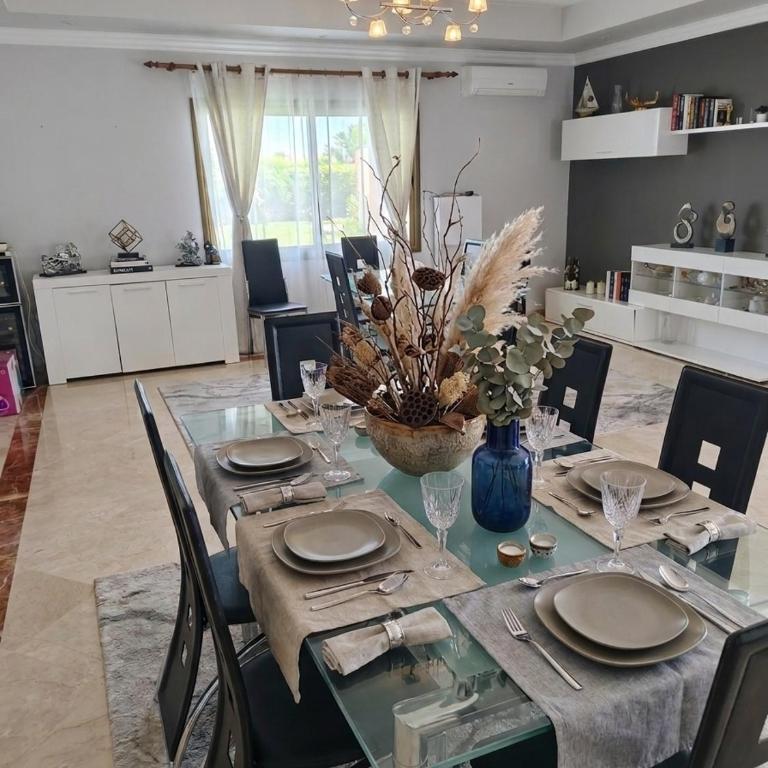 Bel Air Villa 5BR, Private Pool, Parking and Beach - Villa - 32