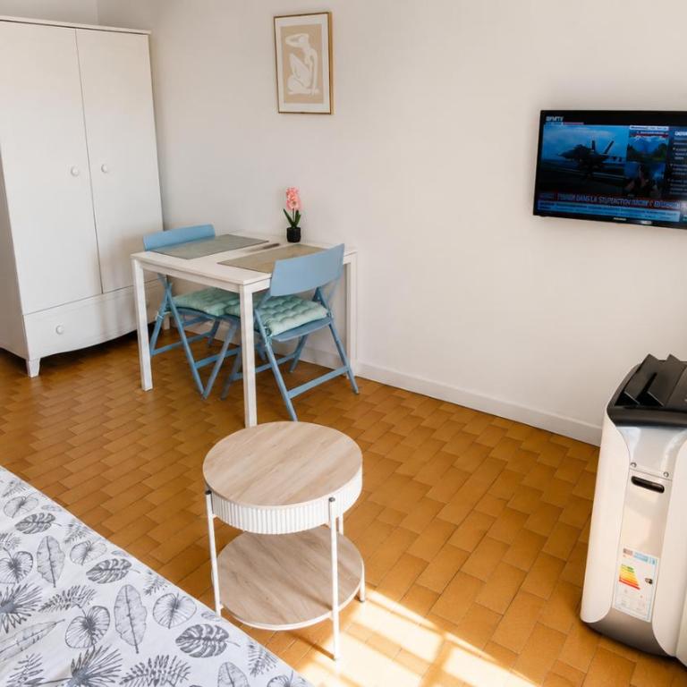 Apt 2pers, clim, wifi, parkg, plage à 10mn à pied - Apartment mit 1 Schlafzimmer - 2