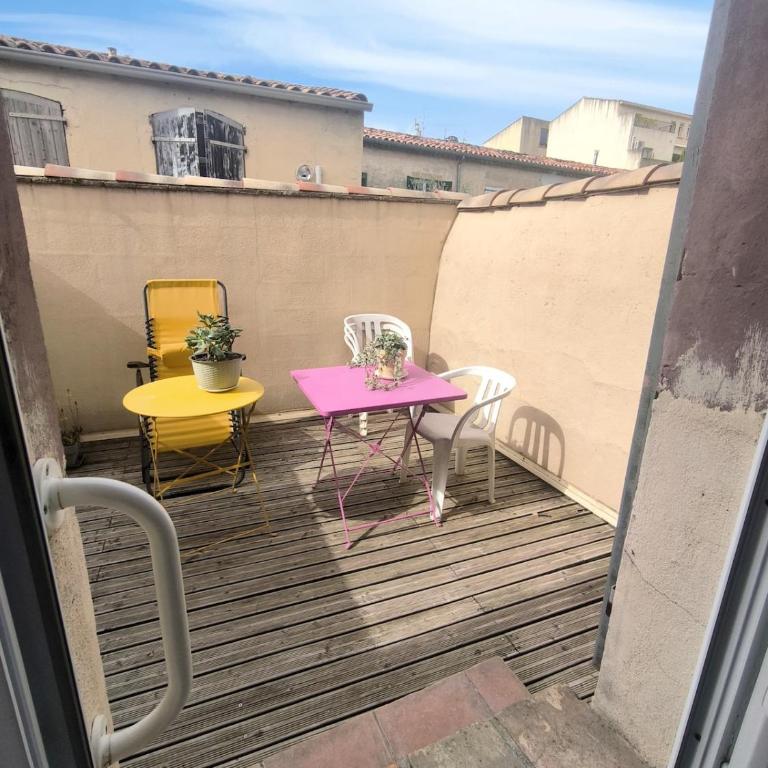 Cœur de Nîmes - Terrasse & clim - 4 voyageurs - Appartamento con 3 Camere da Letto - 1