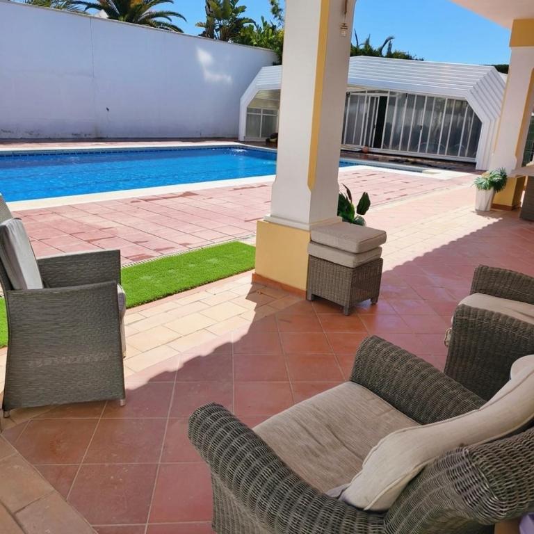 Bel Air Villa 5BR, Private Pool, Parking and Beach - Villa - 4