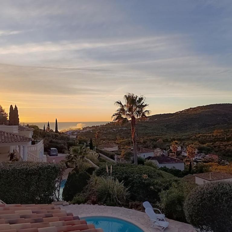 Villa with pool and view - Villa 3 Chambres - 12