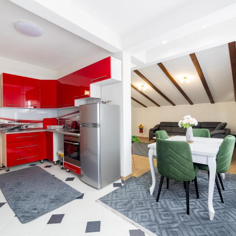 Old Town Lubina Design Apartments - Three-Bedroom Premium Apartment - 16