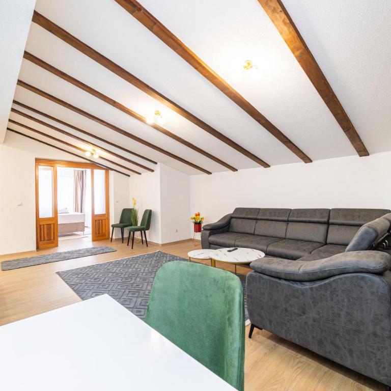 Old Town Lubina Design Apartments - Three-Bedroom Premium Apartment - 17