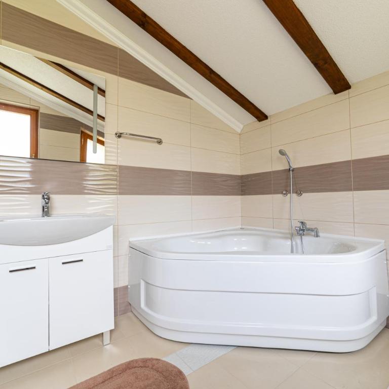 Old Town Lubina Design Apartments - Three-Bedroom Premium Apartment - 27