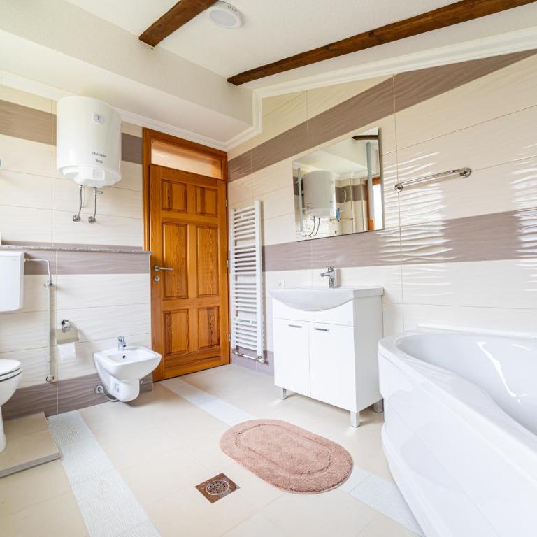 Old Town Lubina Design Apartments - Three-Bedroom Premium Apartment - 28